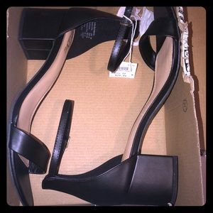 Brash 12w black short heel sandals